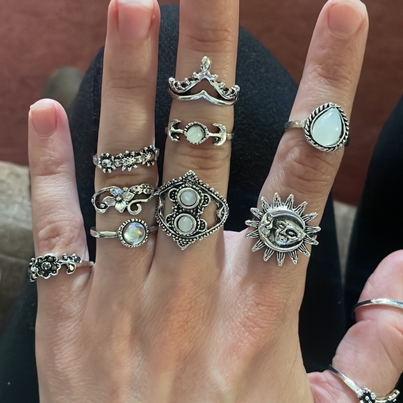 Silver flower ring - Picture 7 of 9